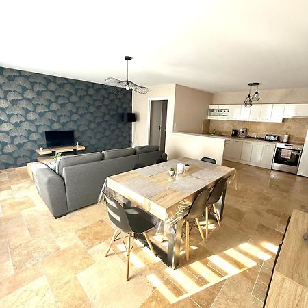 Le Petit Phuket Apartamento Saint-Laurent-sur-Saone Exterior foto